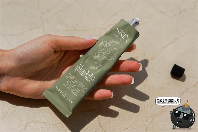 图片[7]-护手霜防晒霜金属铝药膏乳膏管包装贴图效果展示样机PSD模板素材-设计猿